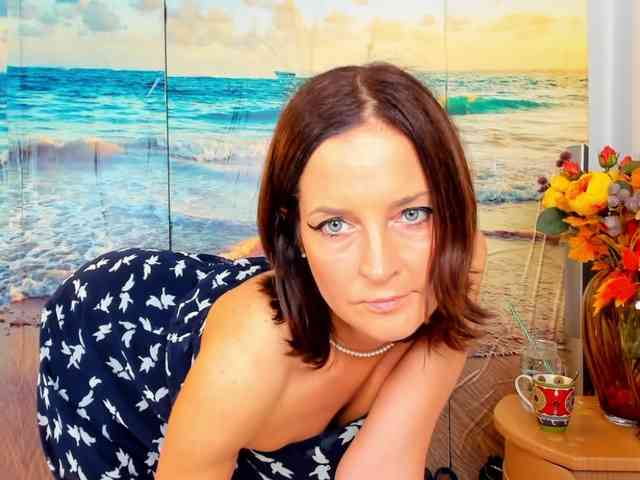 SatyneQueen webcam