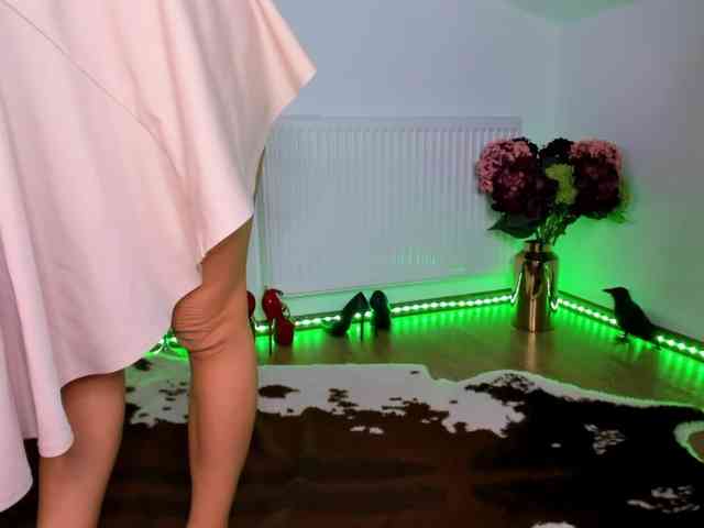 SatyneQueen webcam