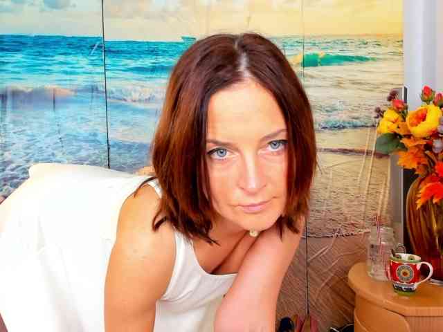 SatyneQueen webcam