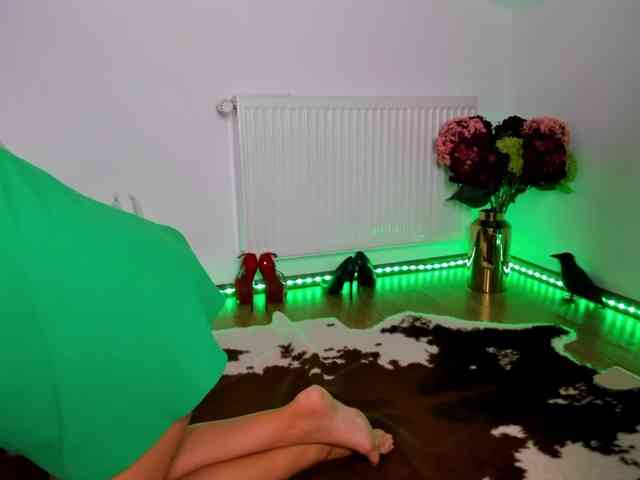 SatyneQueen webcam