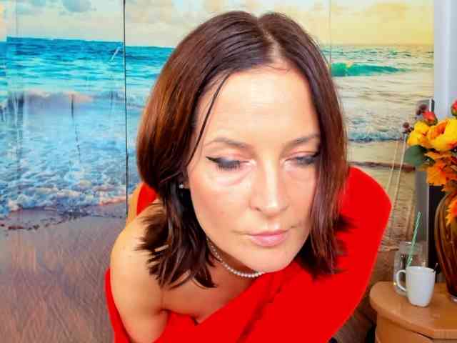 SatyneQueen webcam