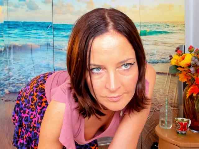 SatyneQueen webcam