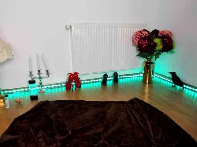 SatyneQueen webcam