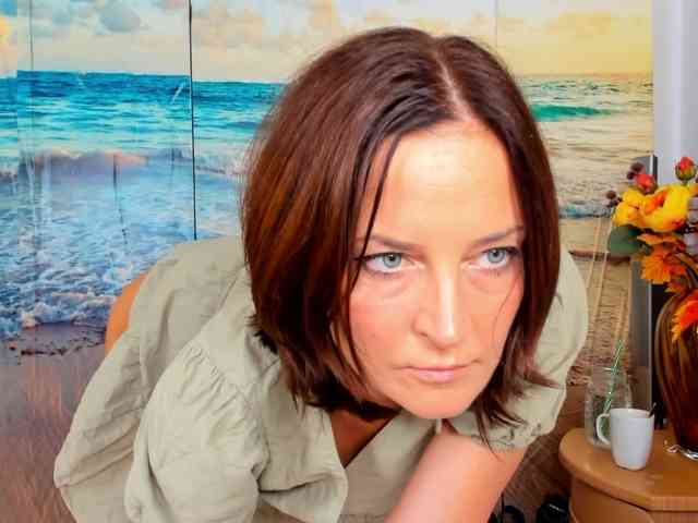 SatyneQueen webcam
