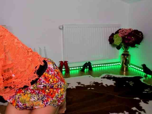 SatyneQueen webcam