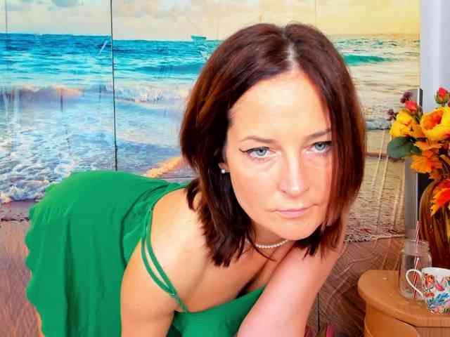 SatyneQueen webcam