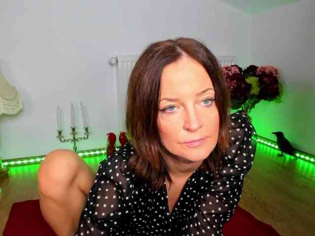 SatyneQueen webcam