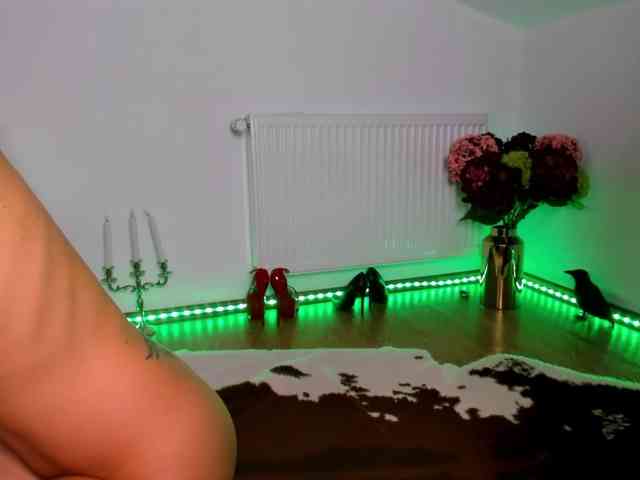 SatyneQueen webcam