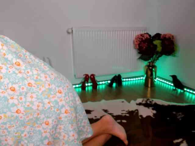 SatyneQueen webcam