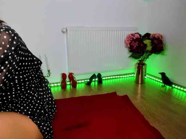 SatyneQueen webcam