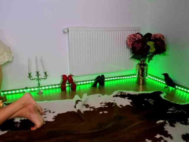 SatyneQueen webcam