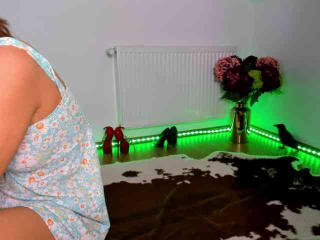 SatyneQueen webcam