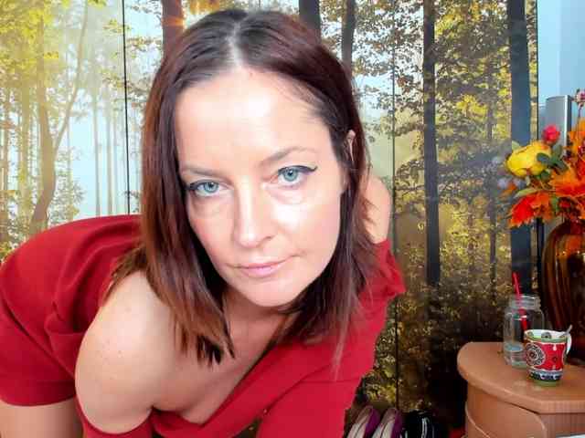 SatyneQueen webcam