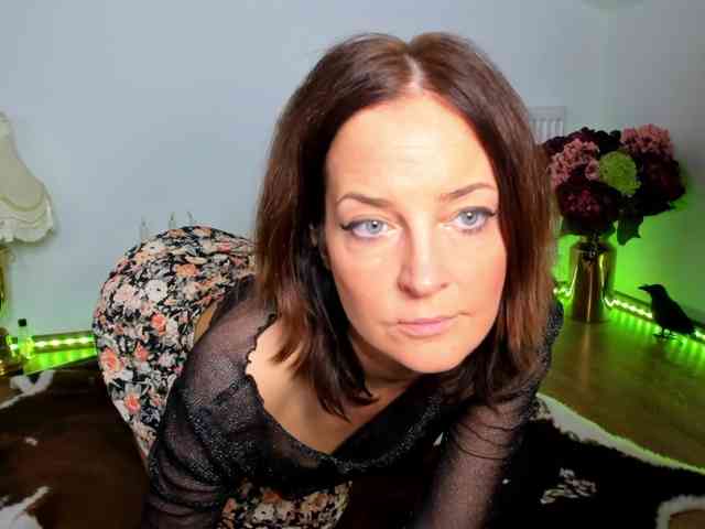 SatyneQueen webcam