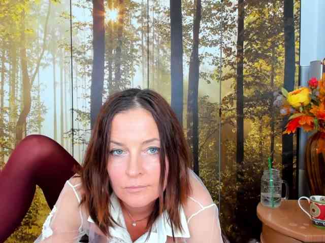 SatyneQueen webcam