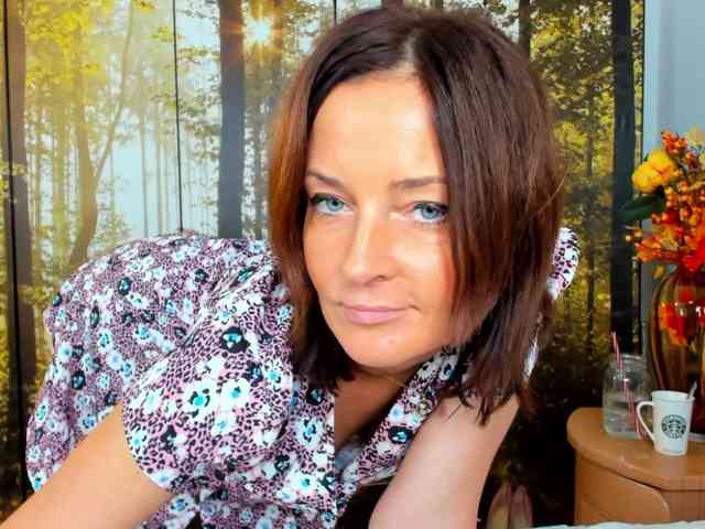 SatyneQueen webcam