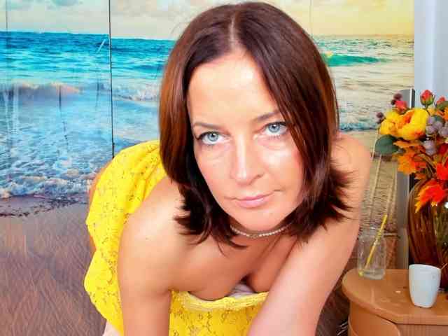 SatyneQueen webcam