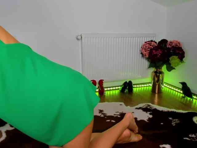 SatyneQueen webcam
