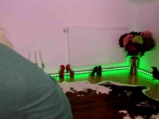 SatyneQueen webcam