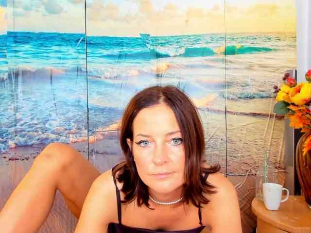 SatyneQueen webcam
