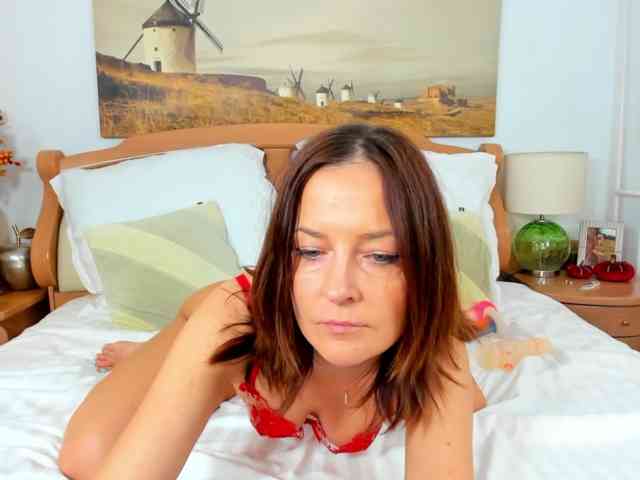 SatyneQueen webcam