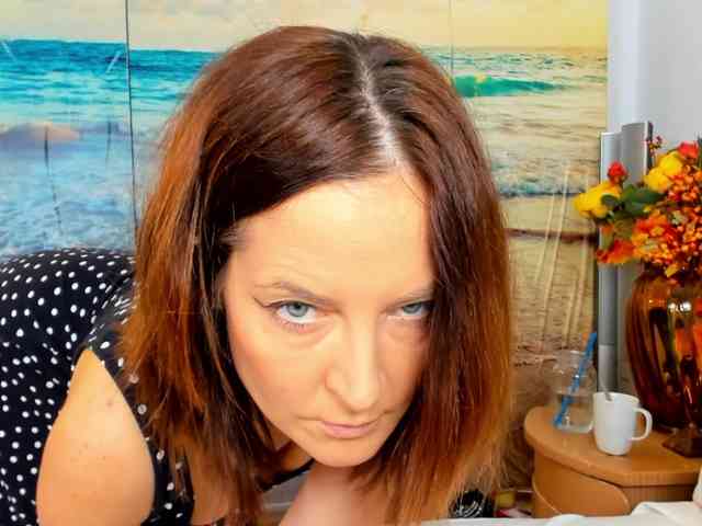 SatyneQueen webcam