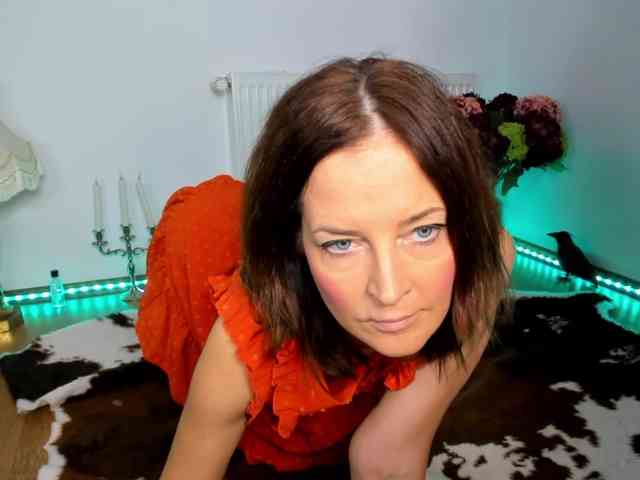 SatyneQueen webcam