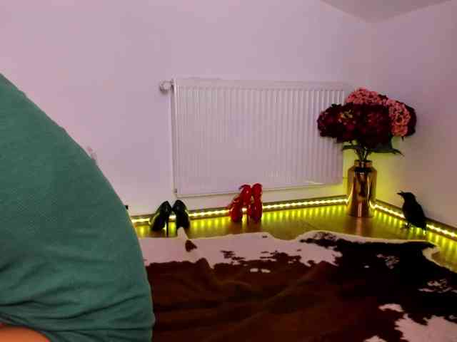 SatyneQueen webcam