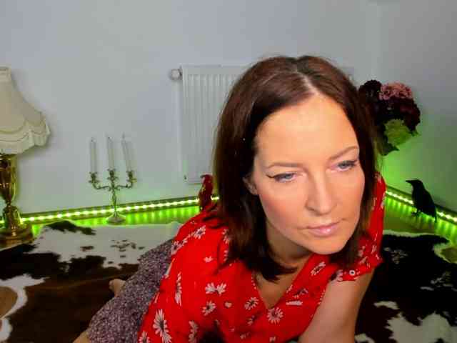 SatyneQueen webcam