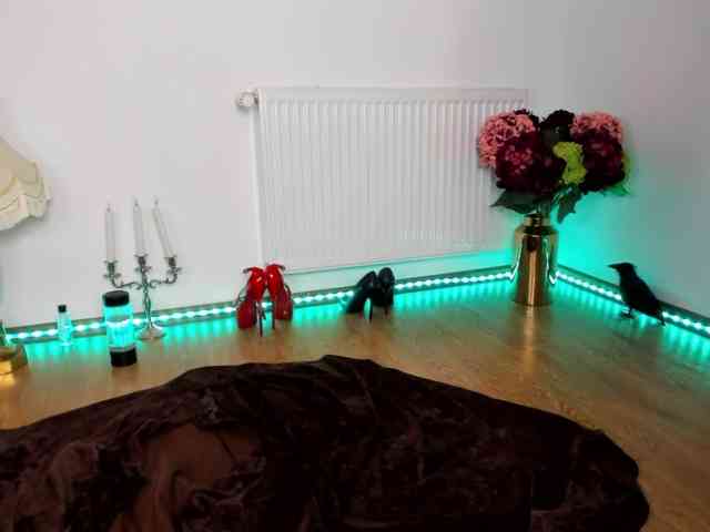 SatyneQueen webcam