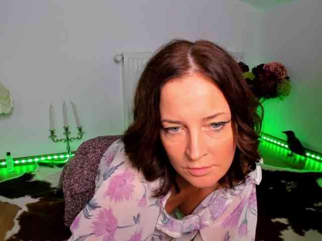SatyneQueen webcam