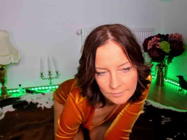SatyneQueen webcam