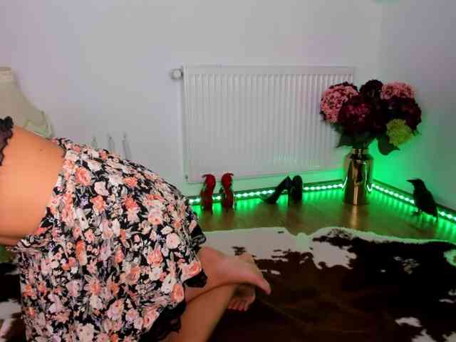 SatyneQueen webcam