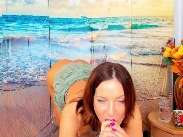 SatyneQueen webcam