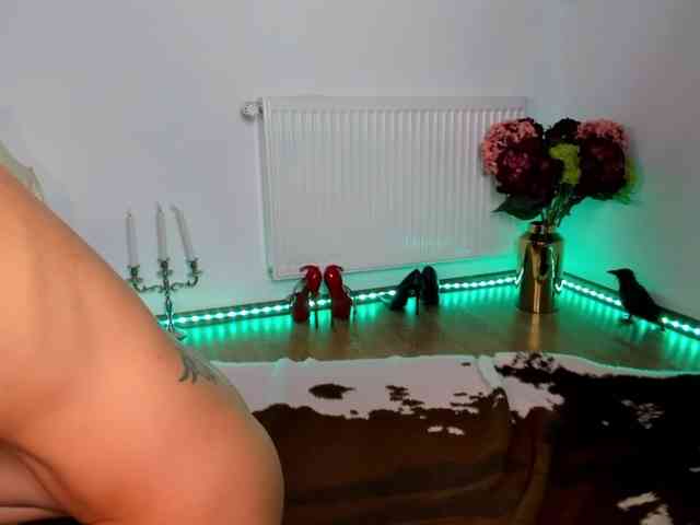 SatyneQueen webcam