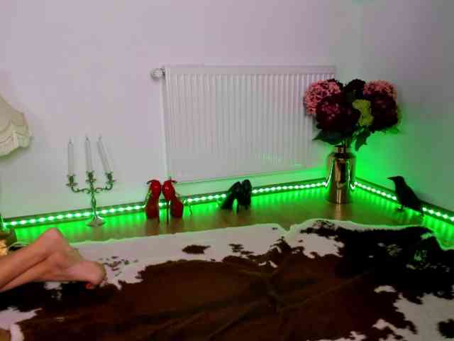 SatyneQueen webcam