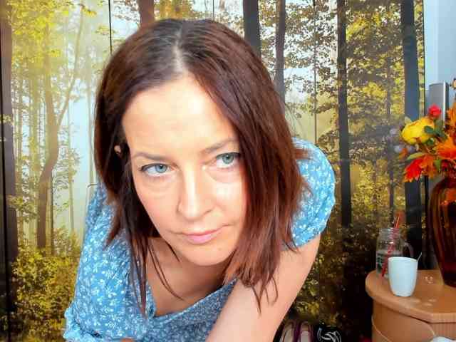 SatyneQueen webcam