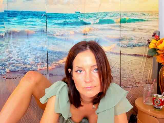 SatyneQueen webcam