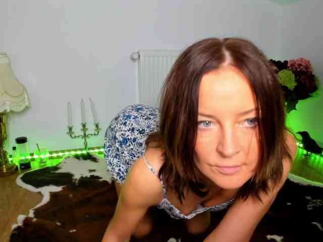 SatyneQueen webcam