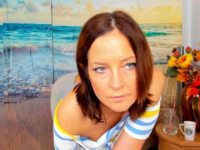 SatyneQueen webcam