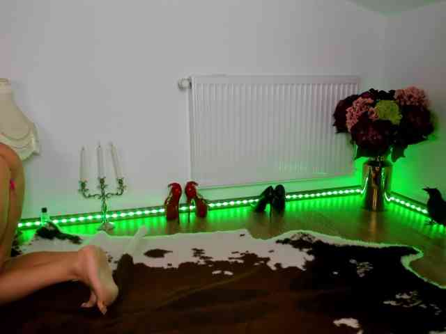 SatyneQueen webcam