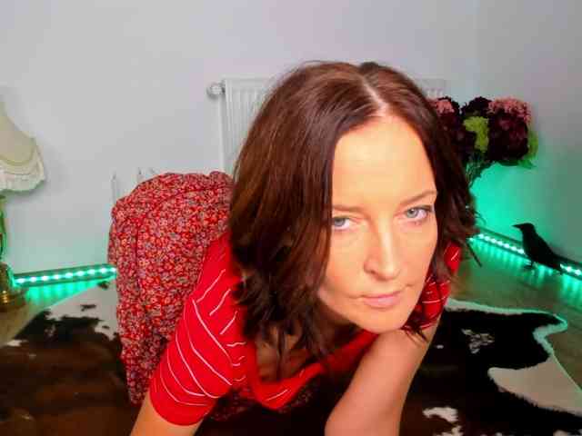 SatyneQueen webcam