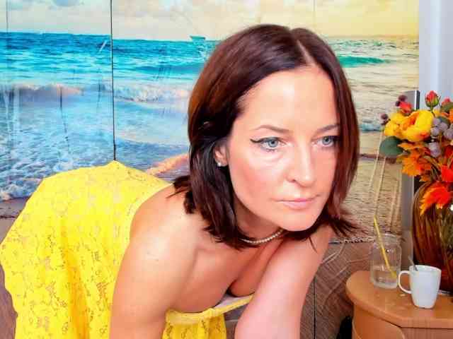 SatyneQueen webcam