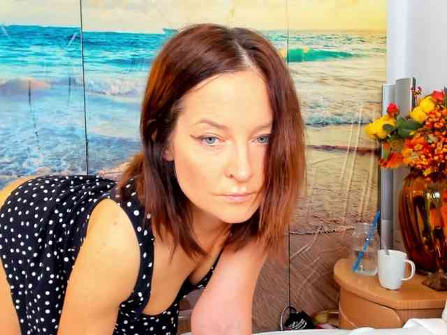 SatyneQueen webcam