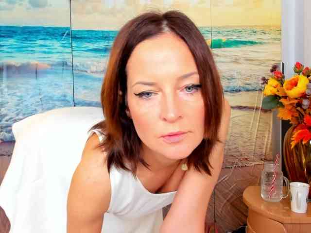 SatyneQueen webcam
