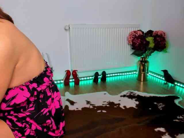 SatyneQueen webcam
