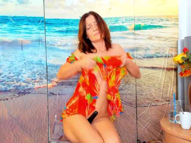 SatyneQueen webcam