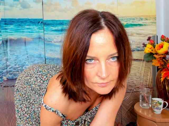SatyneQueen webcam