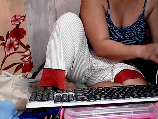 hotmama38 webcam
