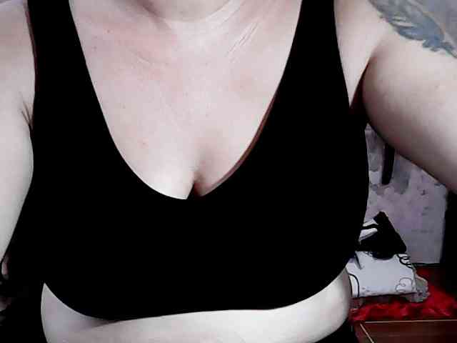 hotmama38 webcam